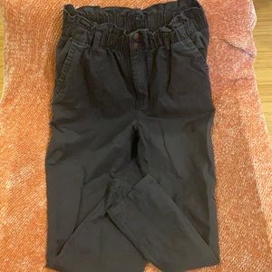Universal Thread Goods Co. Cropped Pants; Size 8; worn once; stretchy